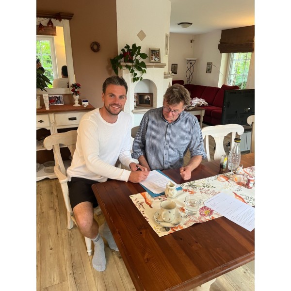 Vertragsunterzeichnung 